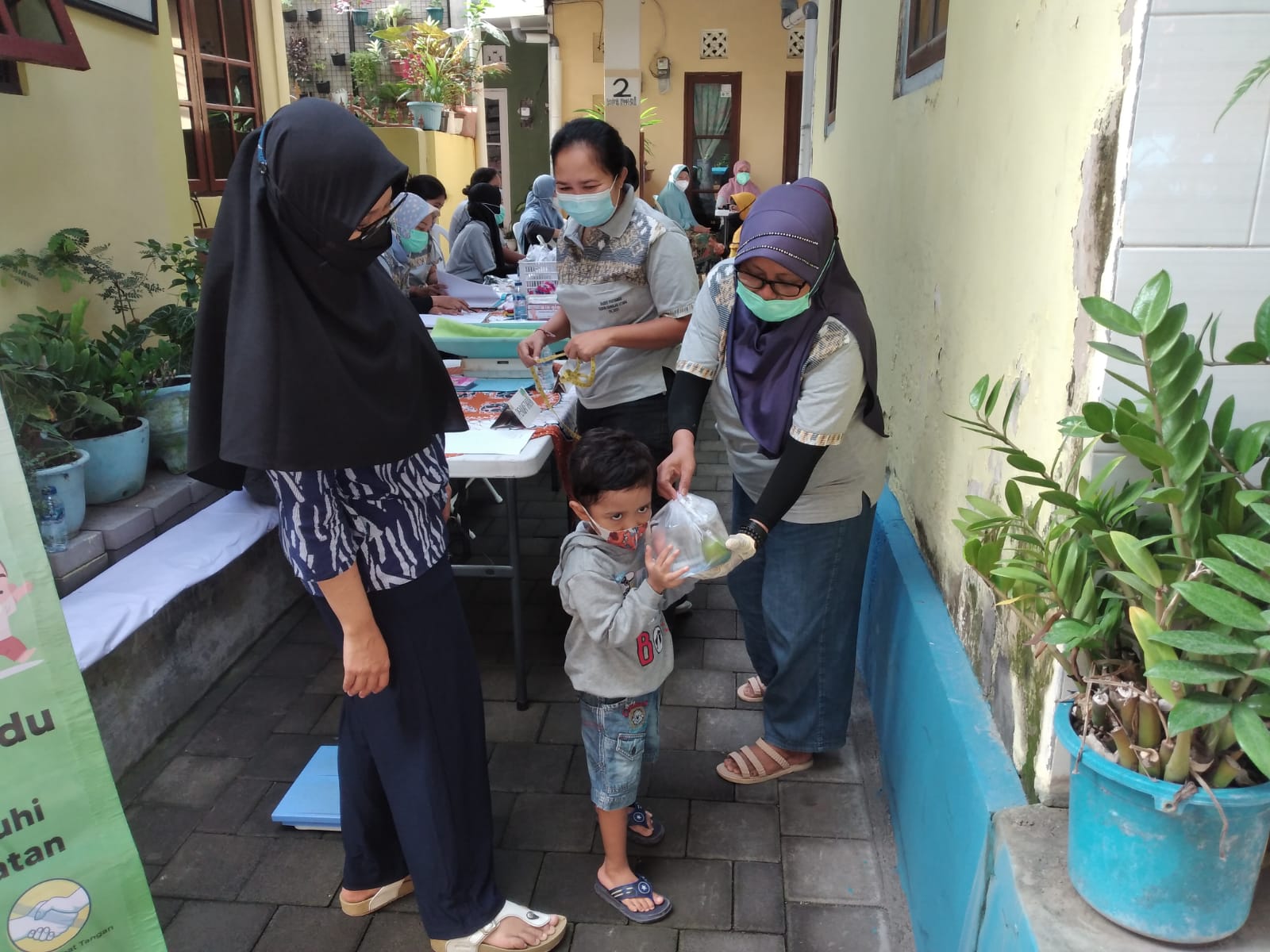 POSYANDU BALITA DAN LANSIA DI DUSUN SANGLAH UTARA