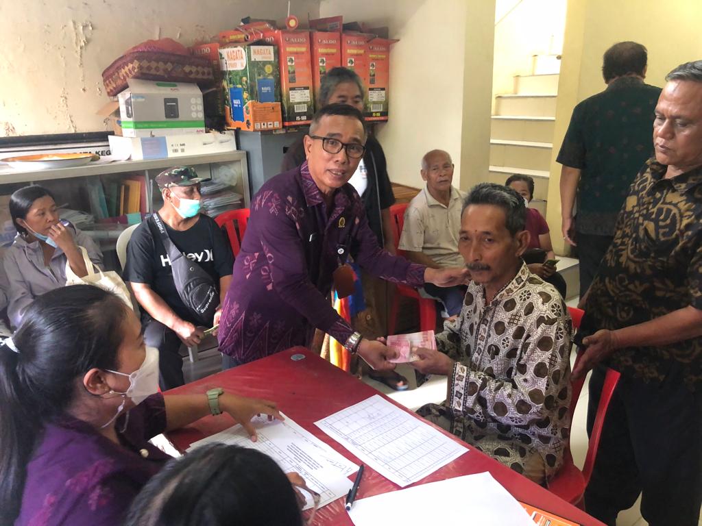 PENDISTRIBUSIAN BLT-DD DESA DAUH PURI KLOD TAHUN 2023