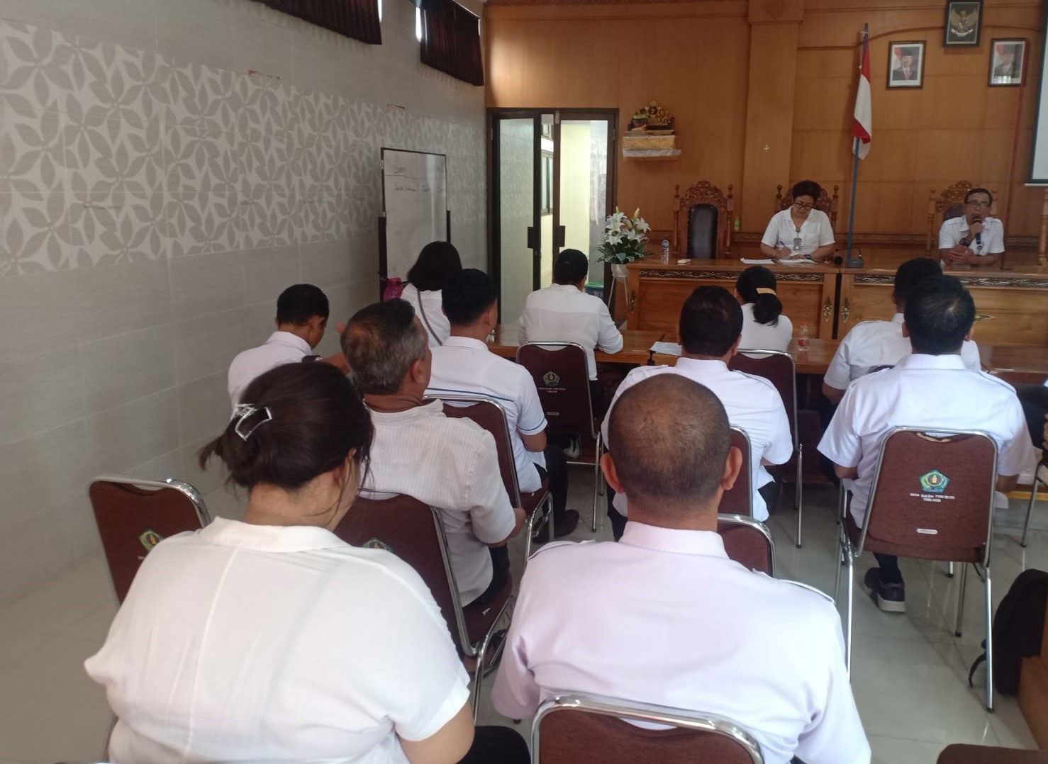 RAPAT RUTIN PERANGKAT DESA BULAN APRIL 2023