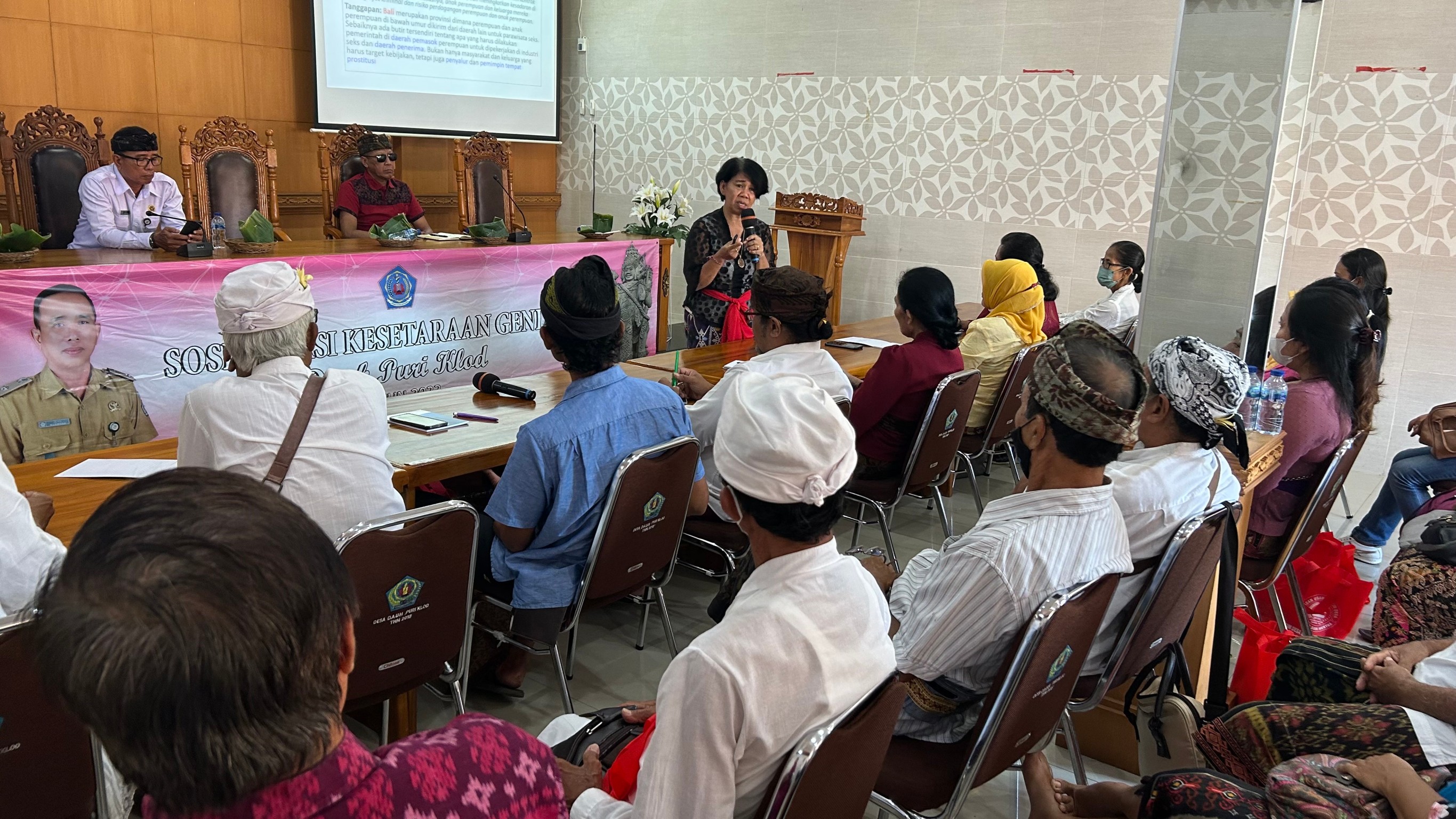 SOSIALISASI KESETARAAN GENDER DESA DAUH PURI KLOD HARI KEDUA