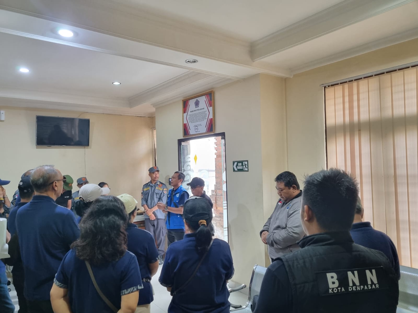 PELAKSANAAN TES URINE DALAM PERINGATAN HARI AIDS SEDUNIA DI DESA DAUH PURI KLOD