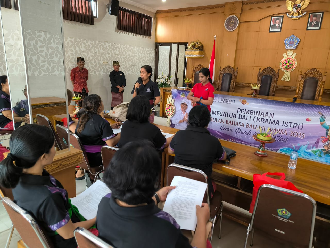 PEMBINAAN MESATUA BALI (KRAMA ISTRI)