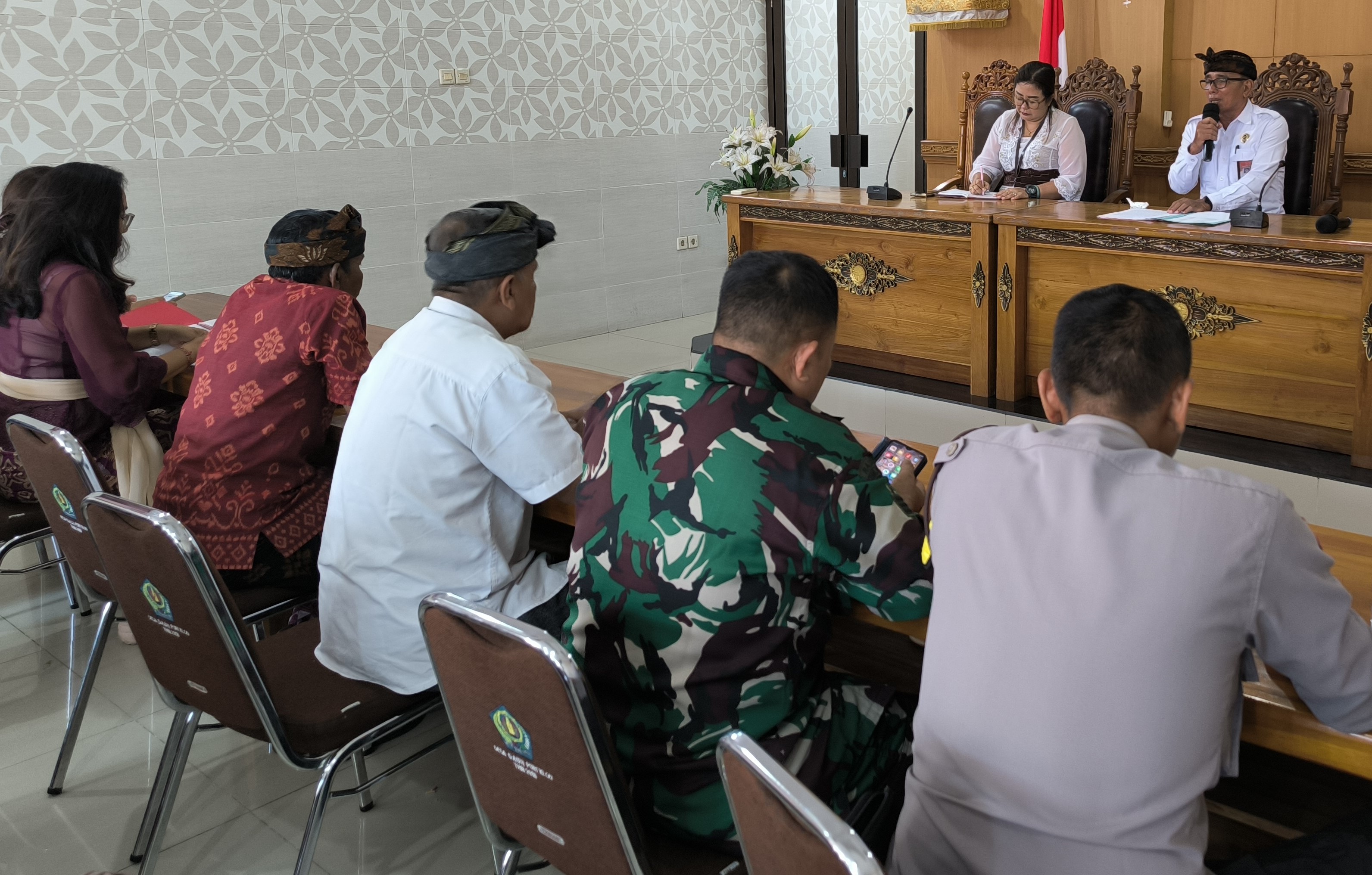 RAPAT RUTIN PERANGKAT DESA DAN STAF DESA BULAN JANUARI