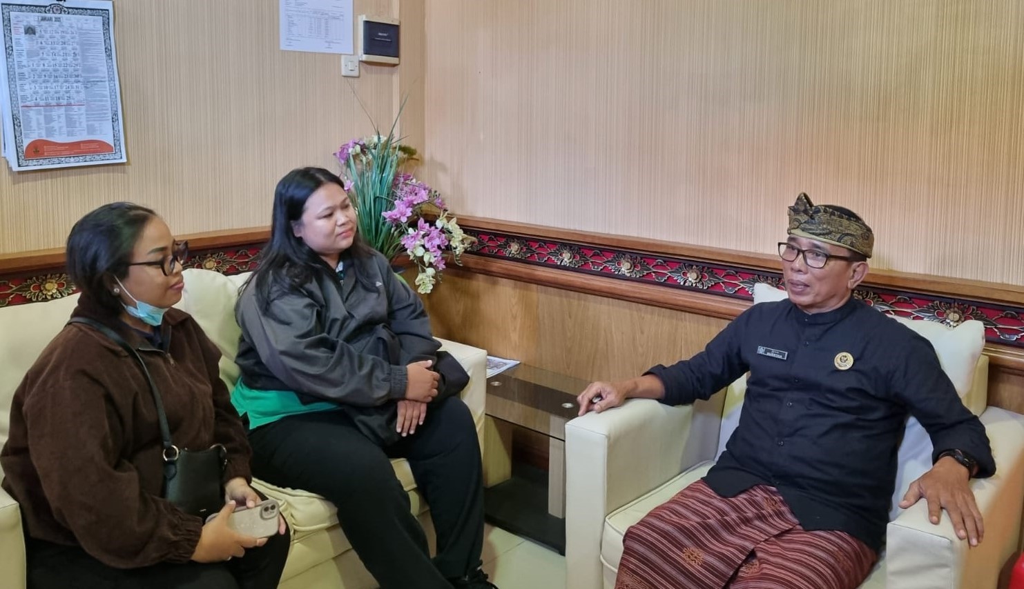 KOORDINASI DLHK KOTA DENPASAR DENGAN PEMERINTAH DESA DAUH PURI KLOD TERKAIT SOSIALISASI PEMBUATAN TEBA MODERN