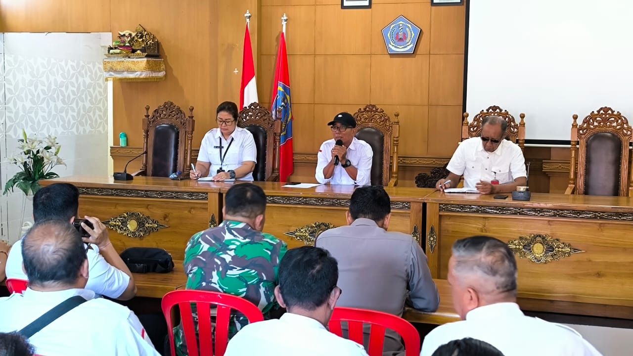RAPAT KOORDINASI PERSIAPAN PERPINDAHAN KANTOR SEMENTARA DESA DAUH PURI KLOD